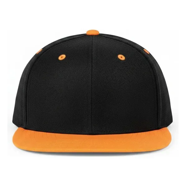 The classic snapback 2-tone